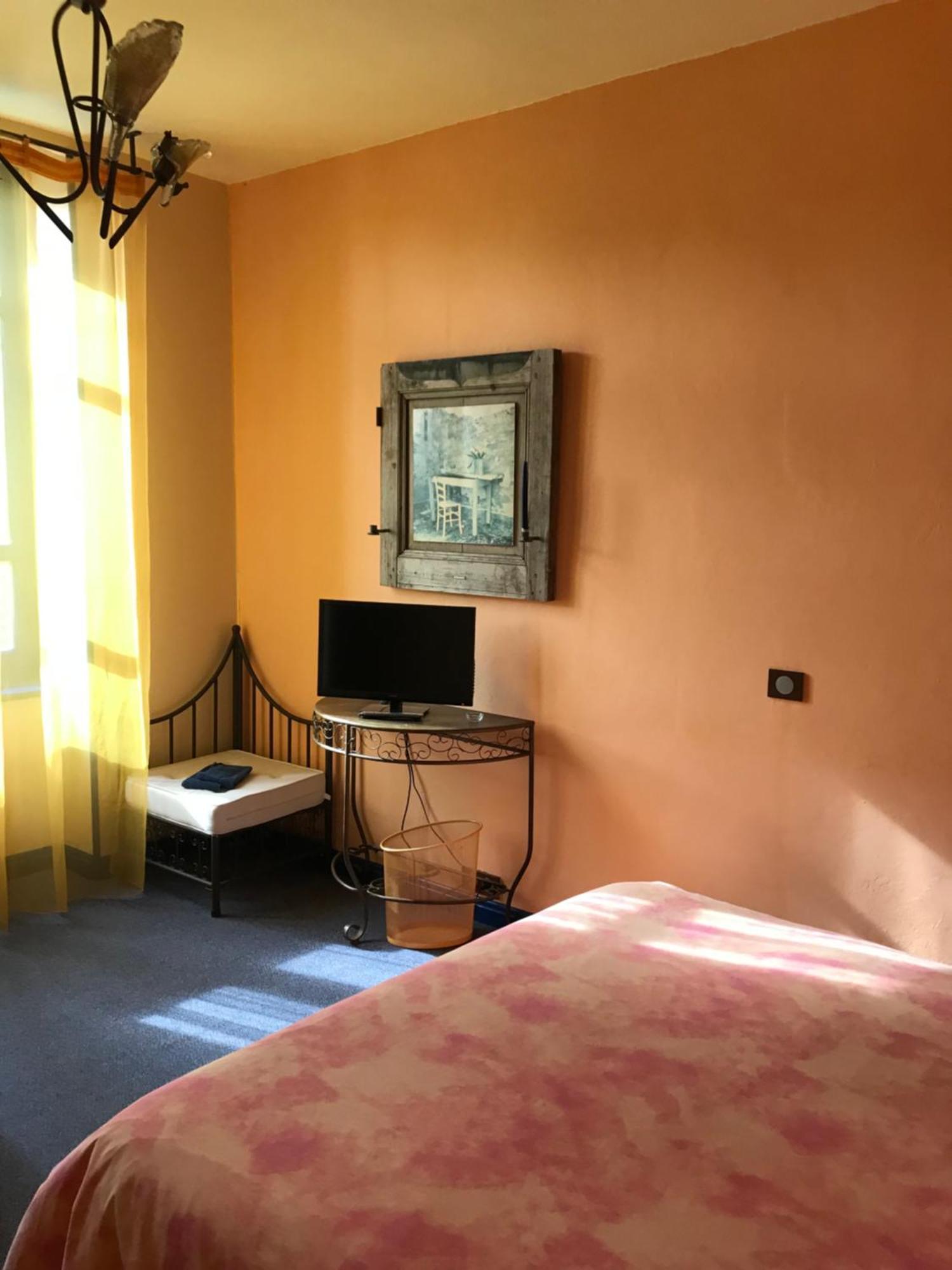 Auberge Magnette Audes Buitenkant foto