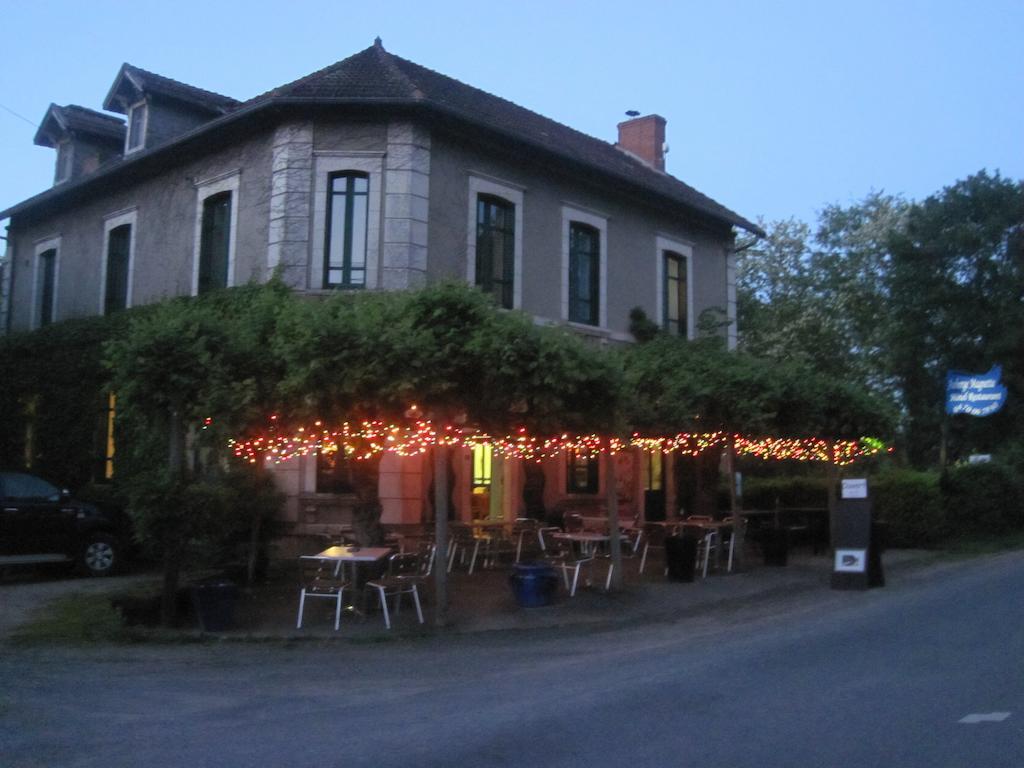 Auberge Magnette Audes Buitenkant foto
