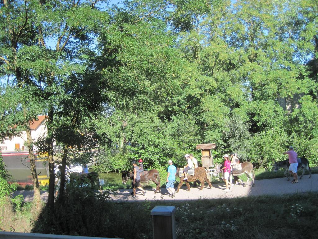 Auberge Magnette Audes Buitenkant foto