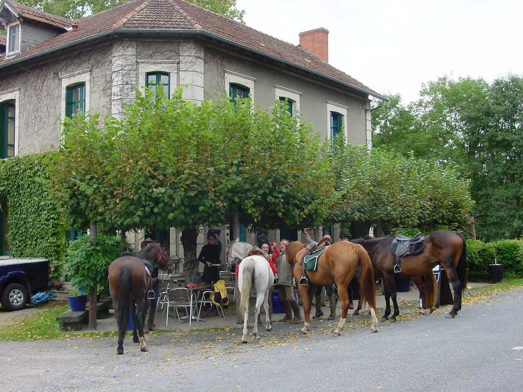 Auberge Magnette Audes Buitenkant foto